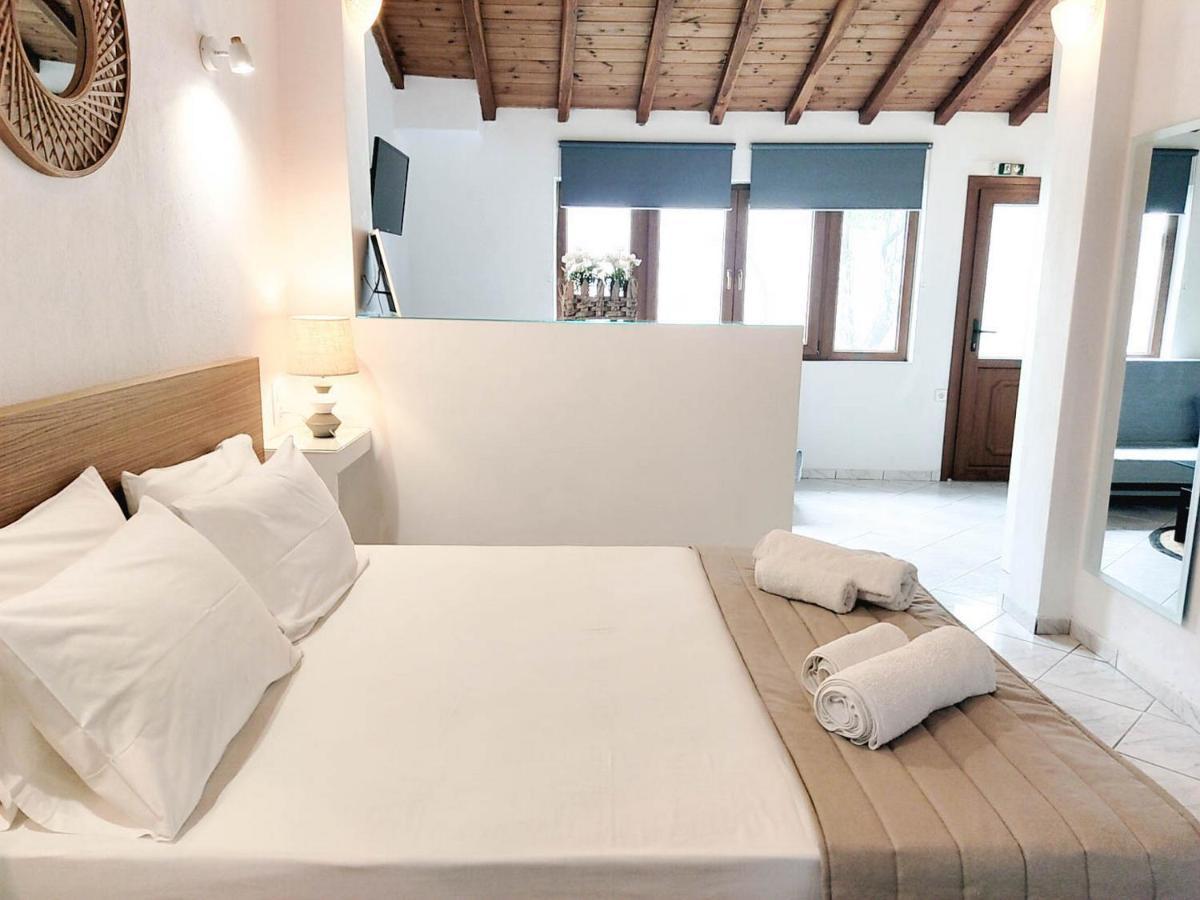 Del Sol Suites Skiathos stad Exteriör bild