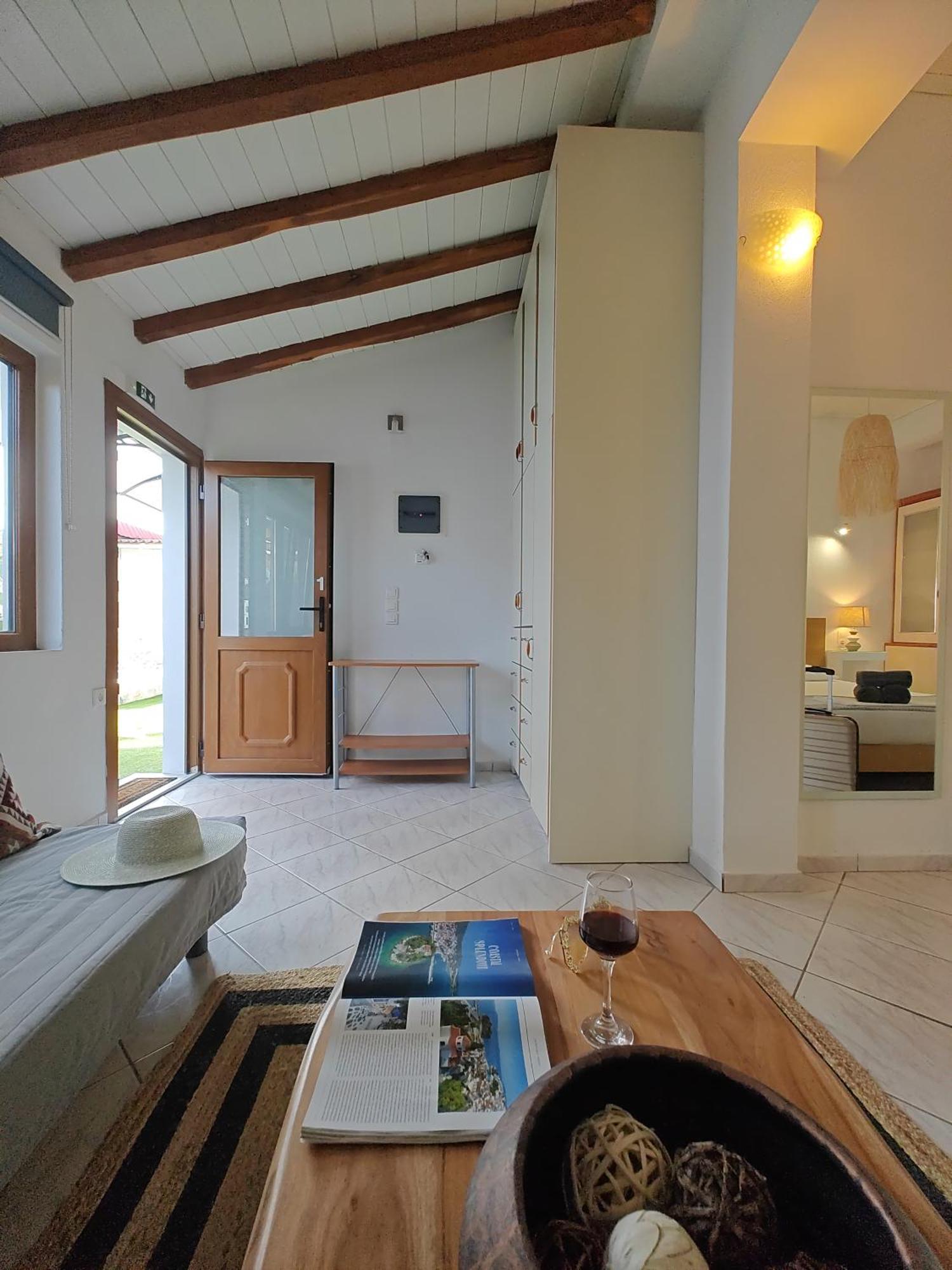 Del Sol Suites Skiathos stad Exteriör bild