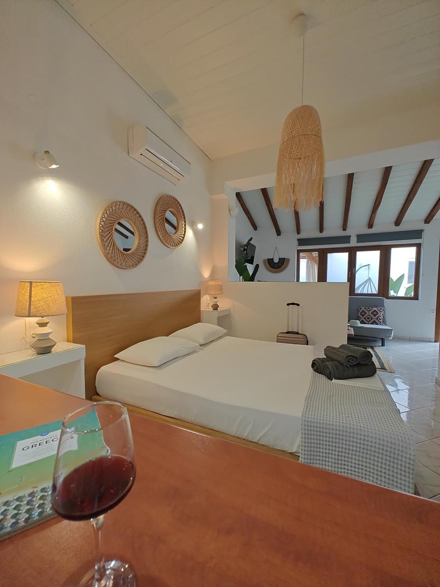 Del Sol Suites Skiathos stad Exteriör bild