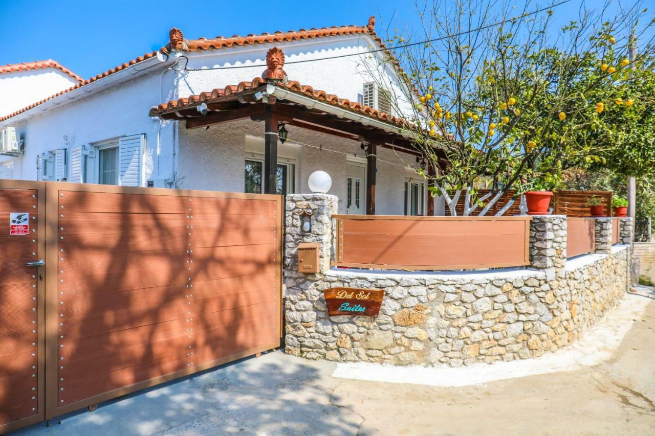 Del Sol Suites Skiathos stad Exteriör bild